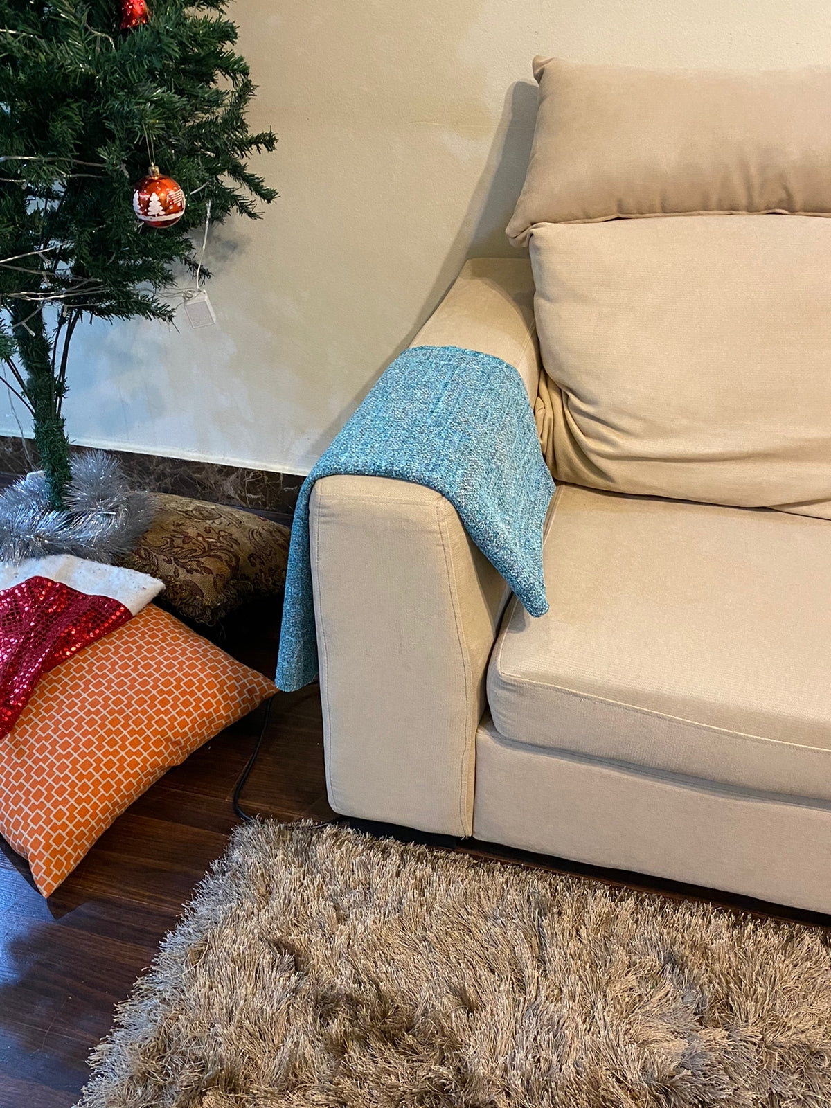 Closely-Woven linen Arm Throw - 1 Piece